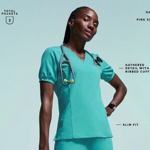 Figs Oasis Peridot Scrub Top and Oasis Pants Set